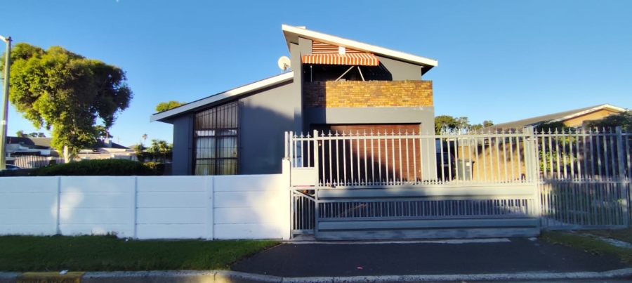3 Bedroom Property for Sale in Lansdowne Western Cape